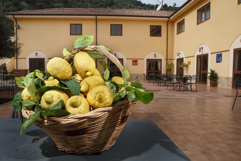 Agriturismo Villa Orchidea Ali Terme Exterior photo